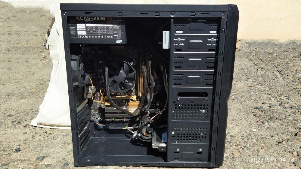 2 тв Компьютер сотилади.