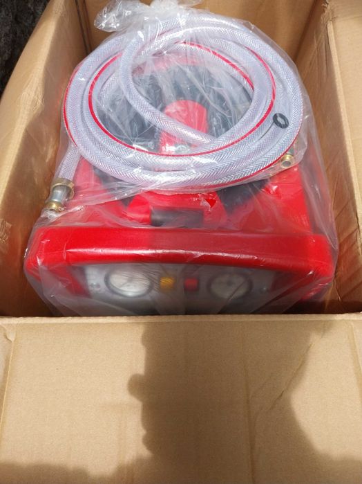 Машина за отпушване -почистване на радиатора на парното