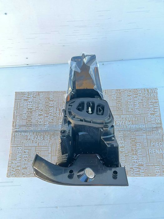 Lampa stanga spate Dacia Duster 3 2024+ noua originala Renault