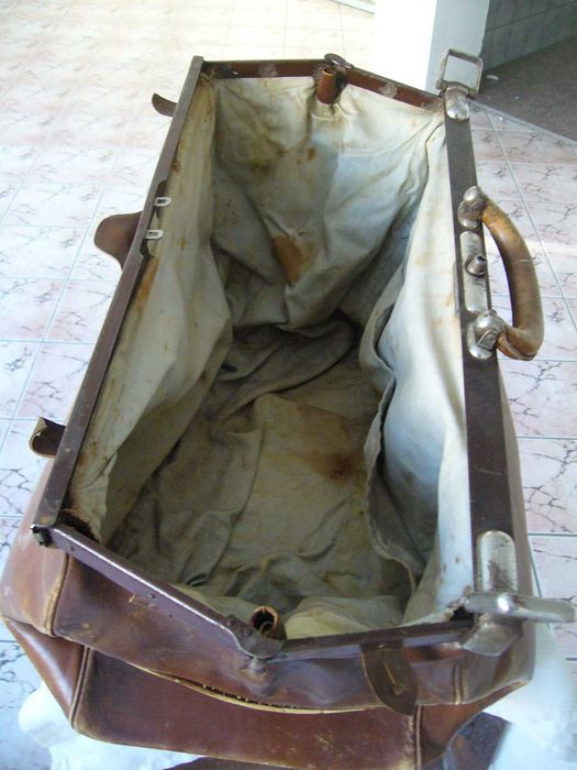 Старинни Лекарски Чанти