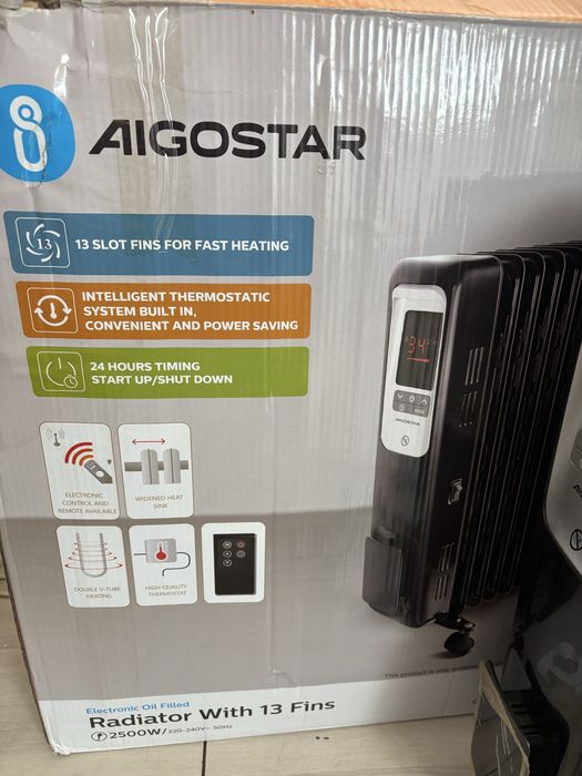 Calorifer electric cu ulei Aigostar, 2500W, 13 elemenți, control electronic cu afișaj LED și telecomandă