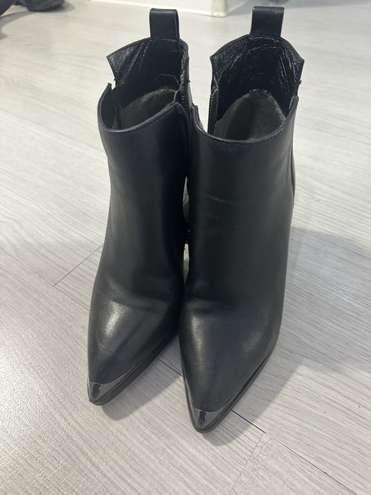 Кожаные ботильены