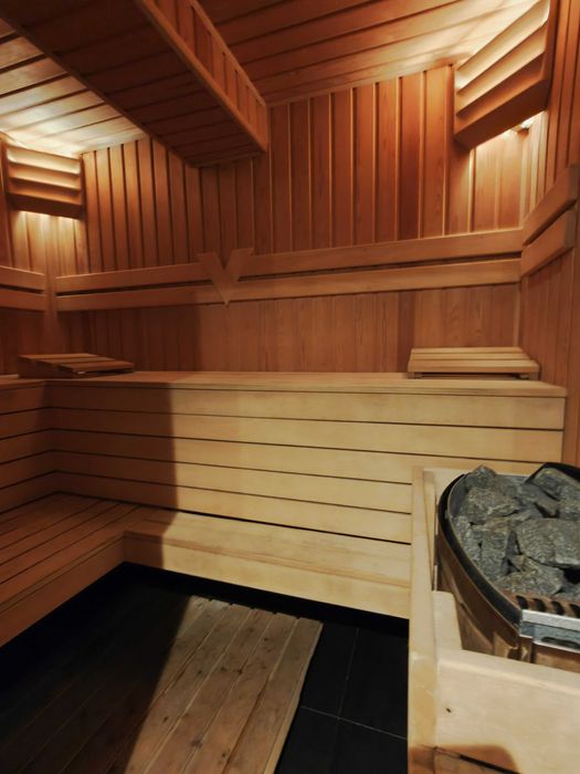 “Хан Крум“ просторен апартамент със сауна и джакузи в центъра на Варна