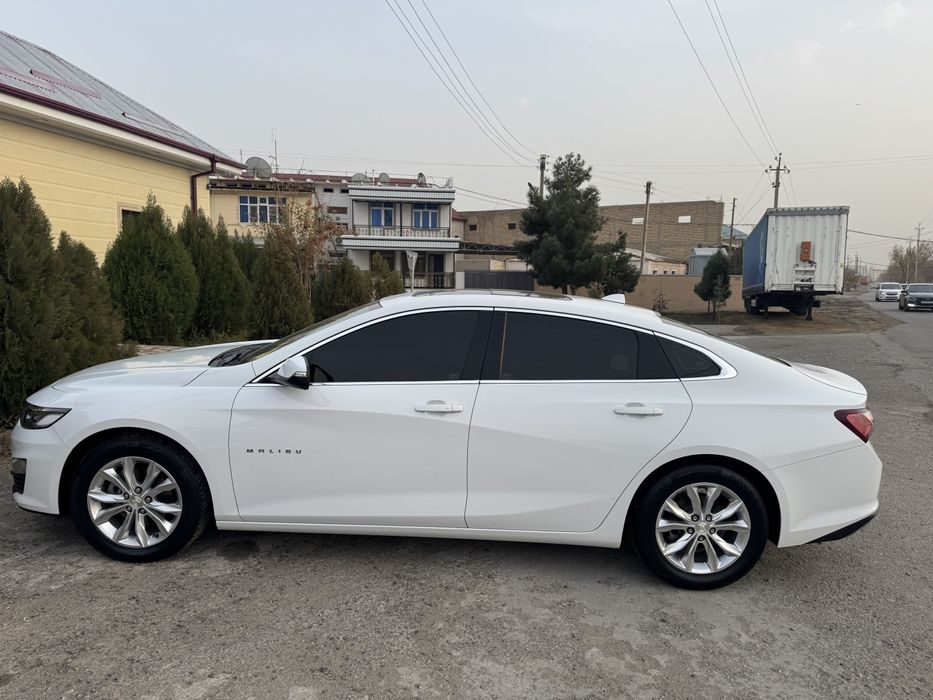 Malibu 2 sotiladi. Motor 2.0 L. turbo. 20.200 y.e