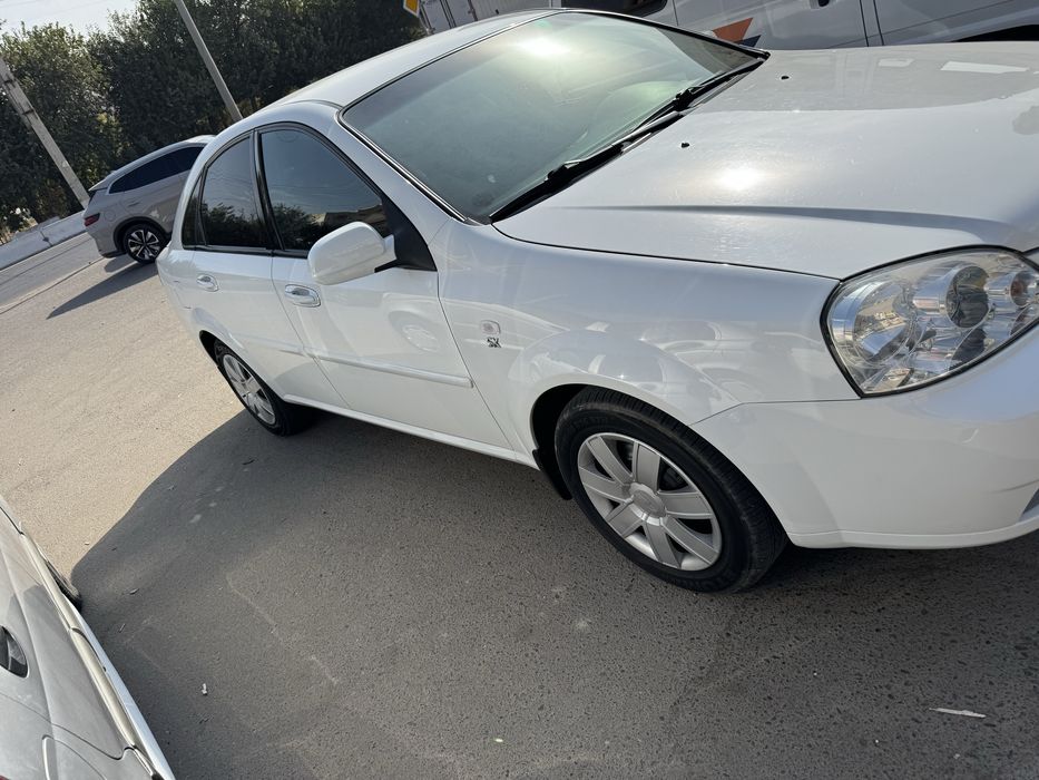 Lacetti 1.8 ideal  85000 probeg  1 qo’l haydalgan aybi yoq urilmagan