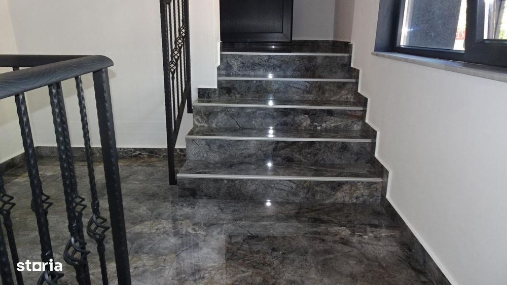 Inchiriez apartament in Vila, Deva, zona ultracentrala, curte comuna — fotografia 1