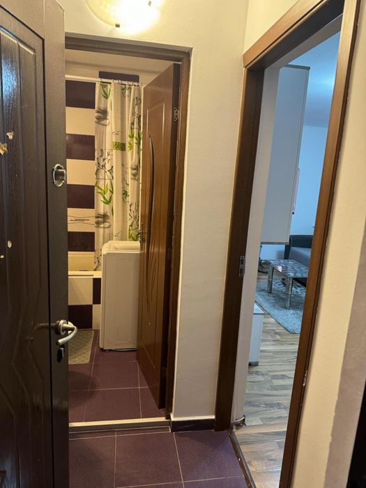 Garsoniera cf 1 de inchiriat