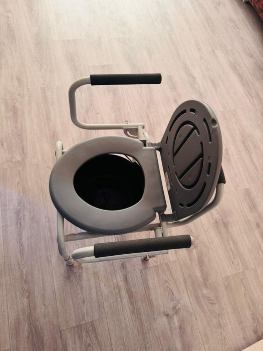 Продам, Кресло-туалет для инвалидов