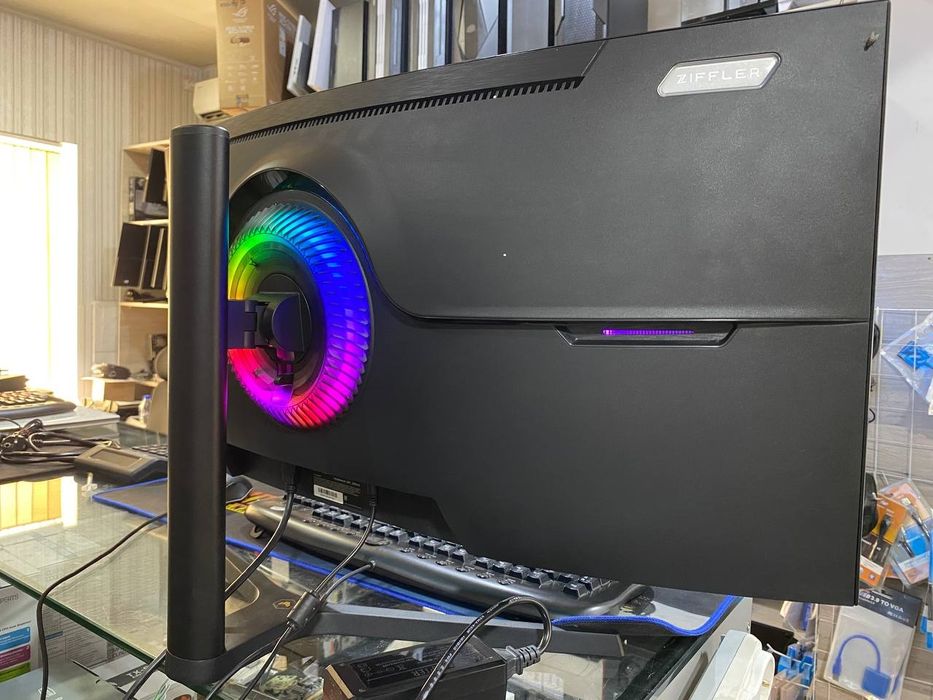 Ziffler 34"  165hz 4k 
34" 34GM1000
165hz Curved RGB Lighting