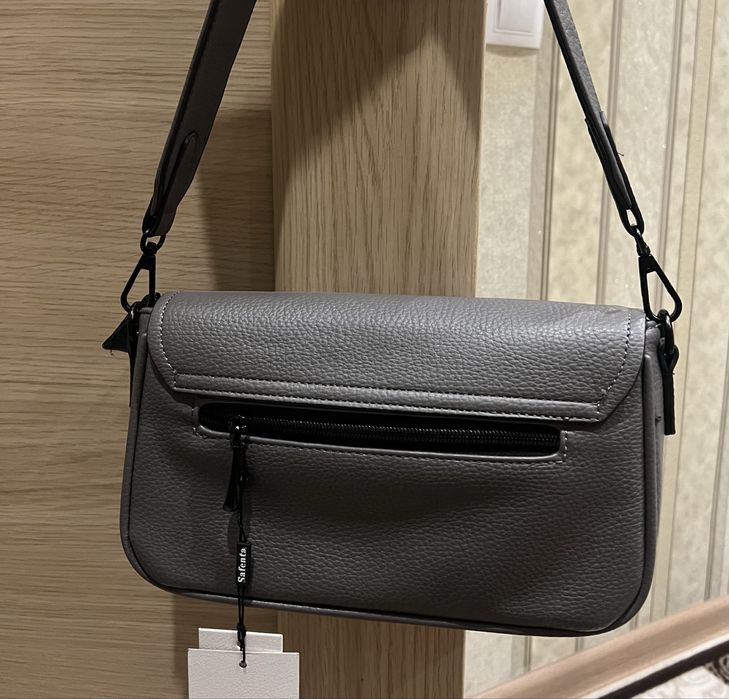 Продаю женскую сумку