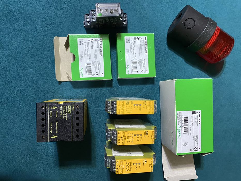 Set Releu safety  relee temporizare lamp cupla Bender Pilz Schneider