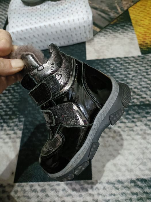 Срочно продам детскую обувь