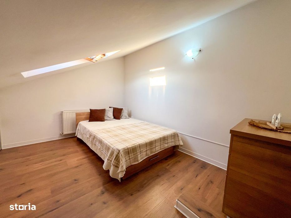 Apartament pe 2 nivele, 4 camere, parcare, str Sesul de sus