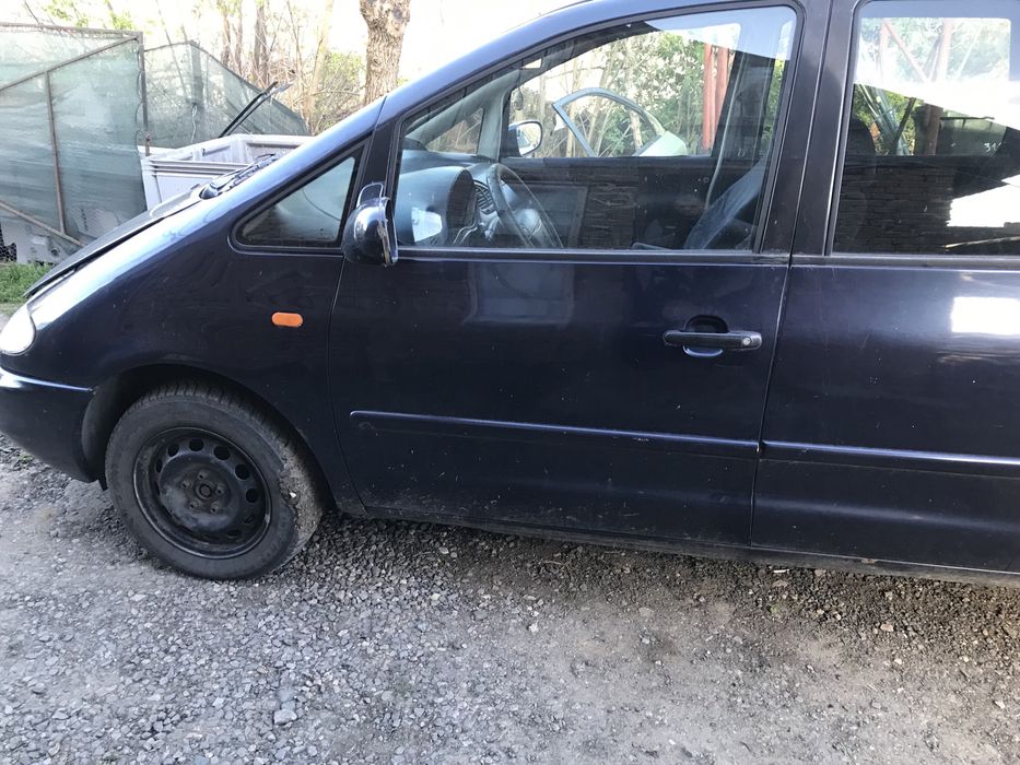 Dezmembrez Volkswagen Sharan 1998
