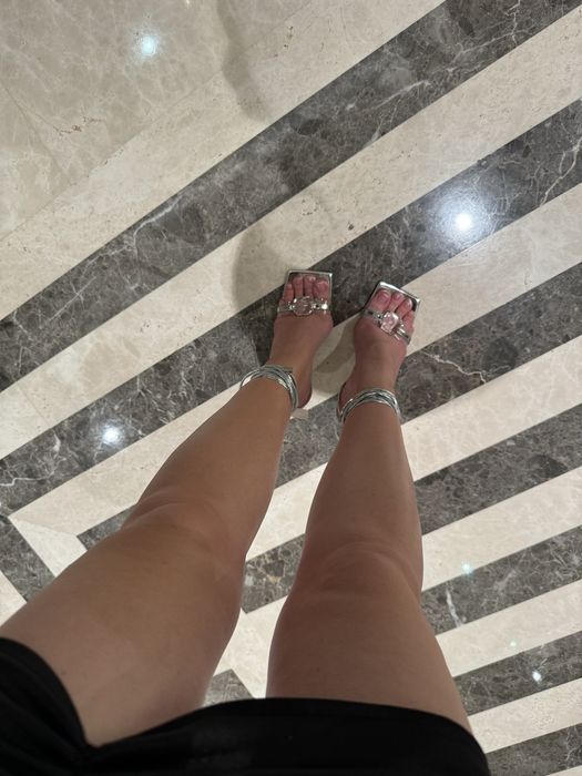 Sandale Mach & Mach cu snur pe glezna si cristal