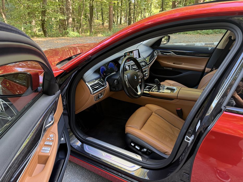 Bmw 740i g11 ,2018 full 106000 km(culoare deosebita)31000€ negociabil