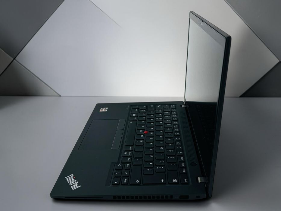 Лаптоп Lenovo ThinkPad T14 Gen 3 14" WUXGA AMD Ryzen™ 5 PRO 6650U 16RAM 512SSD AMD Radeon 660M 2.90GHZ Гаранция!