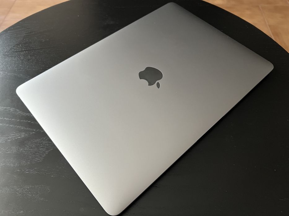 Като НОВ MacBook Air 13” 2020 M1 16GB RAM 256 SSD Space Grey