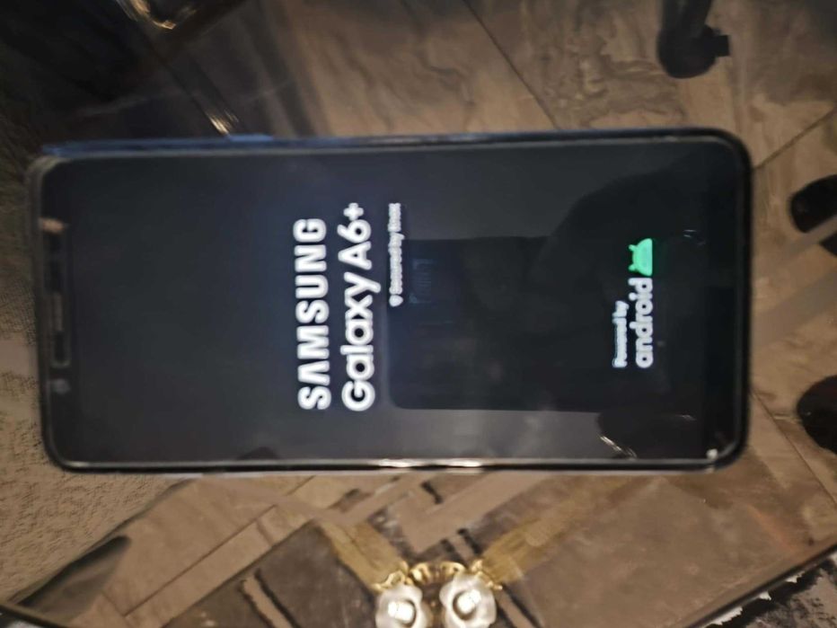 Vand telefon Samsung A6+