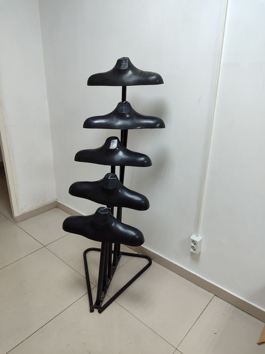 Стойка для одежды