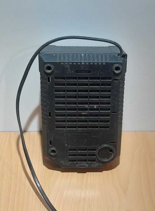 Зарядно BOSCH AL1860 CV