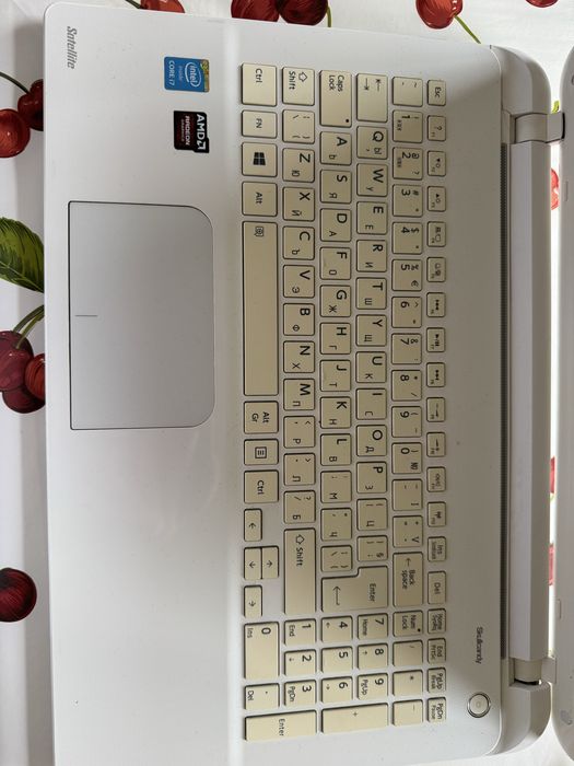 Лаптоп Toshiba Satellite L50-B-1KF