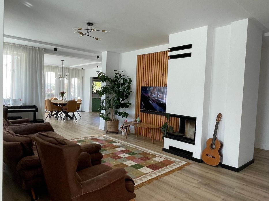 Vila moderna P+1E, cu foisor, beci si garaj, teren 3.000 mp, finisaje premium