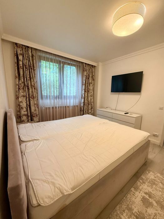 Închiriez apartament cu două camere  mobilat si utilat