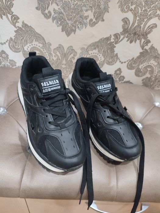 Кроссовки 4000 тг