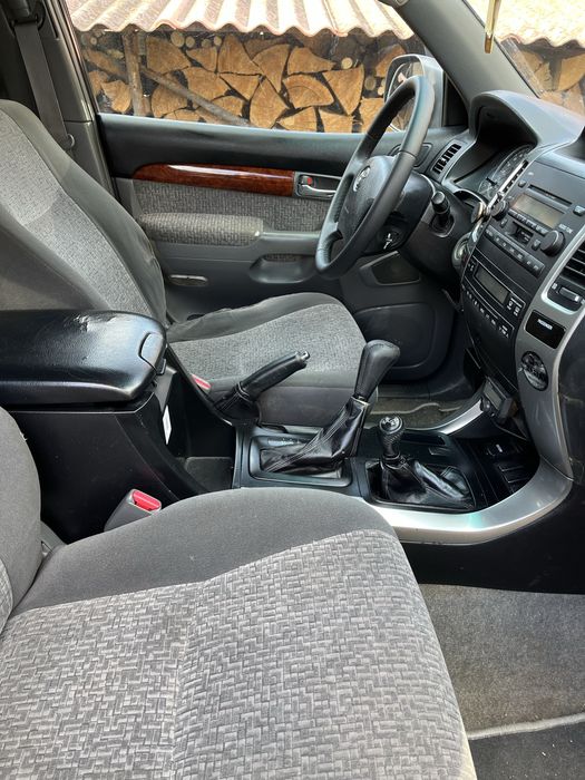 Vand toyota landcruiser. J120 autoutilitara