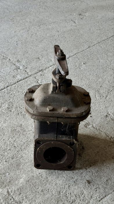 Задвижка, клапан чугунный. Вентиль