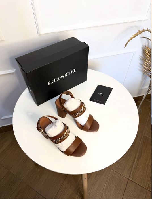 Босоножки Coach