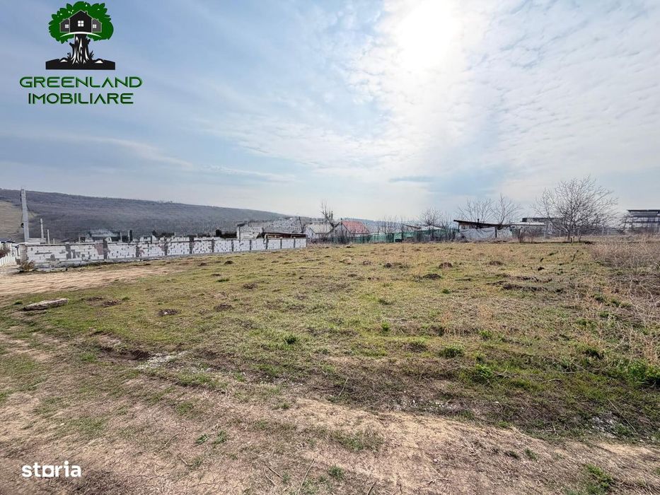 Teren intravilan, 1000 mp, forma patrata, toate utilitatile, Rediu