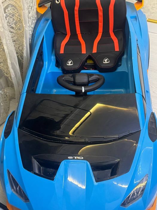 Ferrari 2 ta sotiladi  bolalar uchun