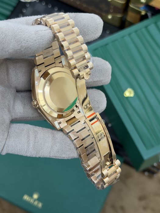 Rolex Day-Date Olive Dial Everose Gold 40mm