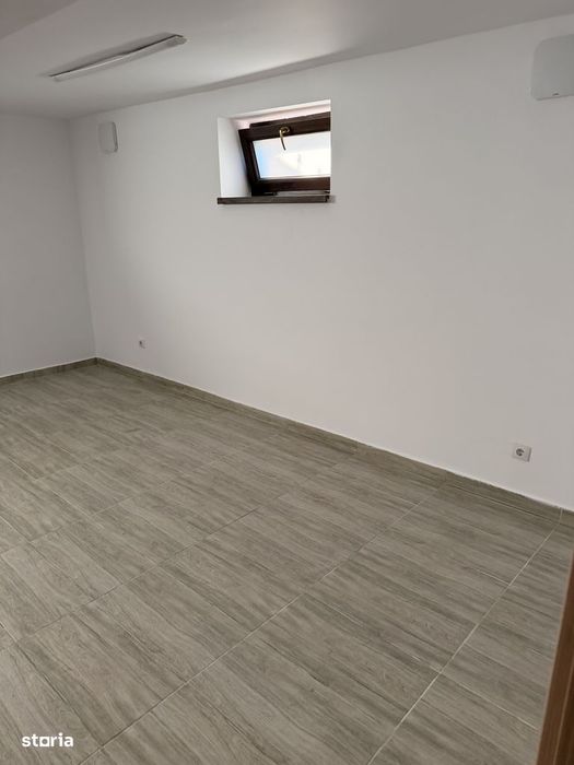 Casa 5 camere de închiriat în Vasile Aaron