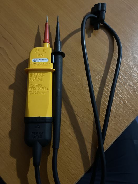 FLUKE T90 voltage tester si FLUKE  Volt Alert 1Ac-E 2