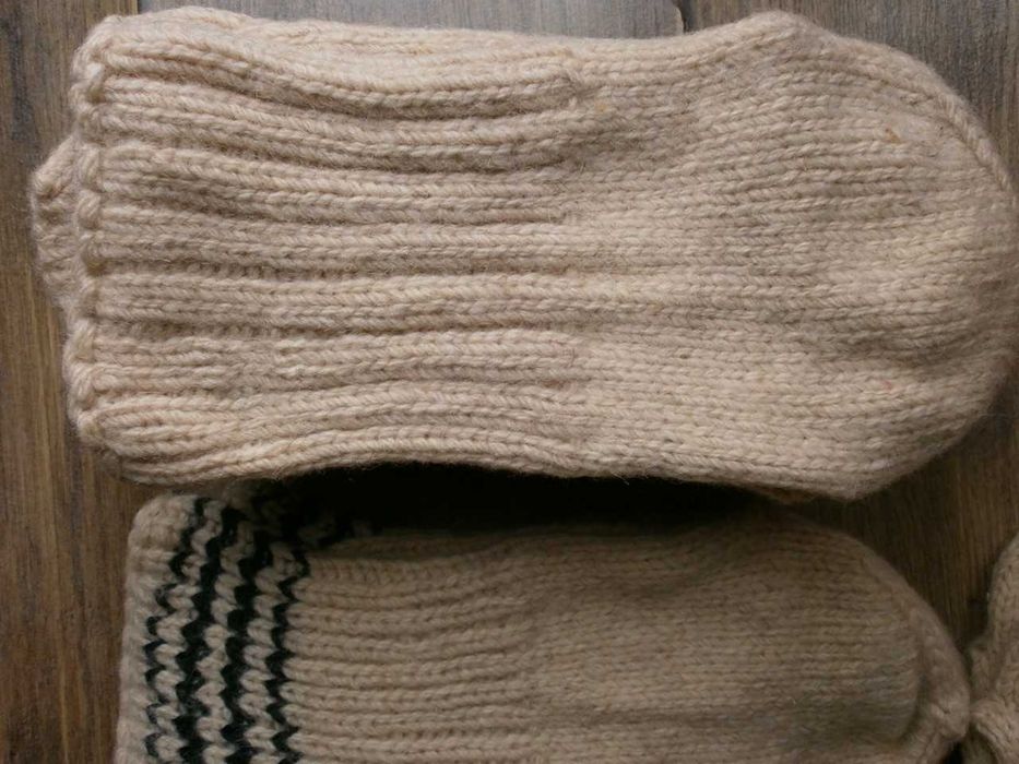 Мъжки Вълнени Чорапи №42-45 и Терлици №38-43 Ръчно Плетиво