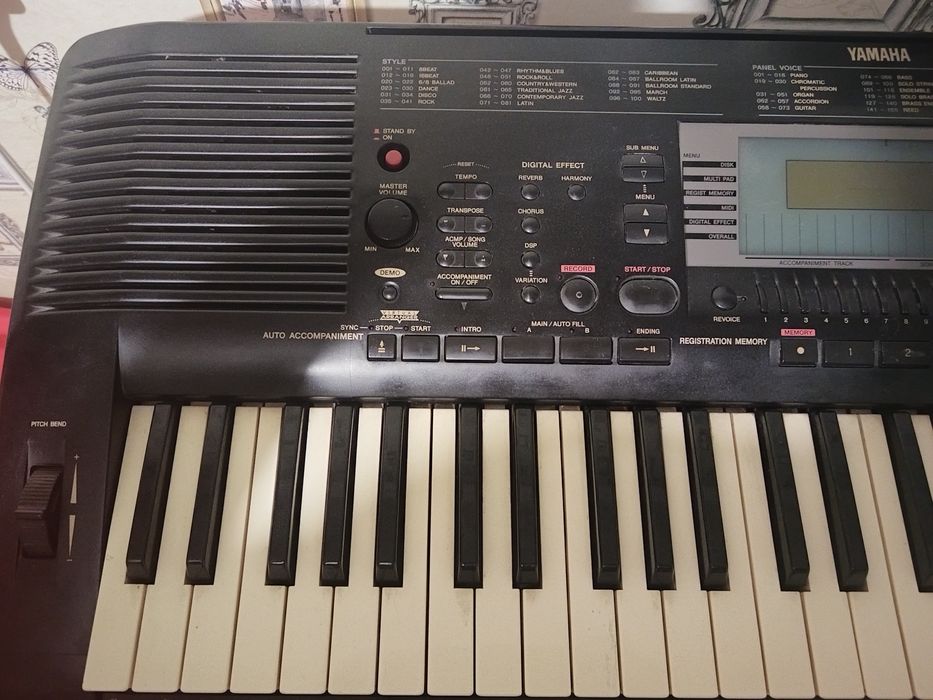 Продам синтезатор Ямаха 630