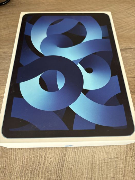 iPad Air 5 11”, M1, Wi-Fi 64 GB + Apple Pencil 2 +  клавиатура + кейс