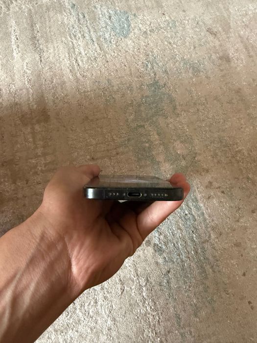 iPhone 15 pro в хорошем состоянии
