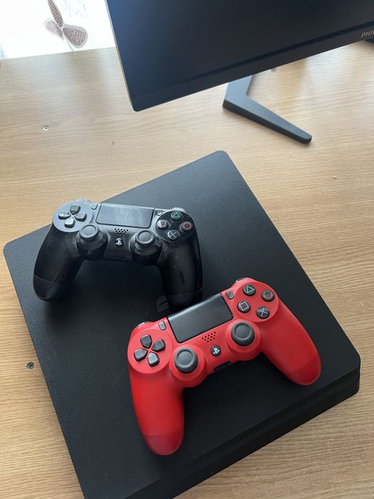 Playstation 4 slim
