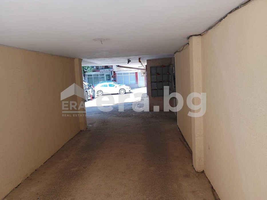 Дава се под наем Гараж / Паркомясто в Варна, ХЕИ - 15 кв.м за 25000 € - Снимка #1