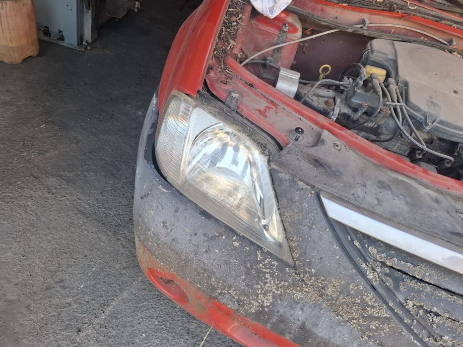 Vand bara fata capota motor faruri stânga dreapta