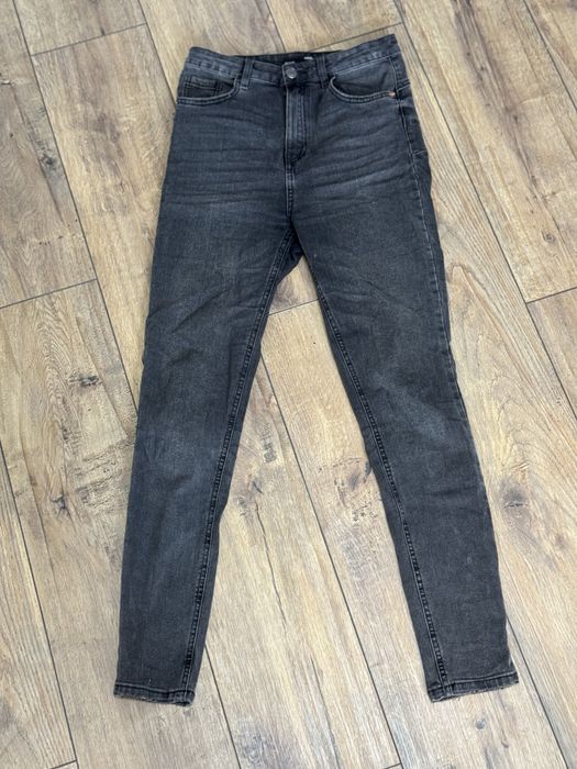 Дамски дънки 10 лв брой