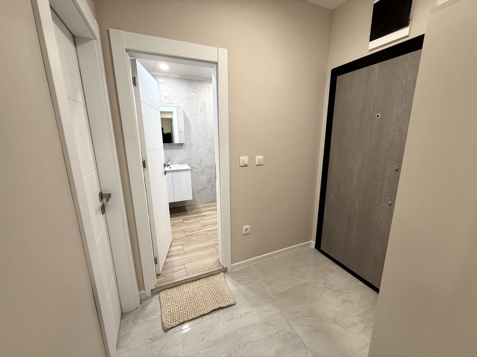 Двустаен апартамент с подземно паркомясто под наем в к-с “Южен 2”