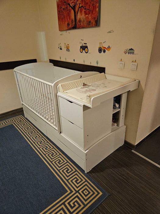 Patut bebelusi complet cu comoda si masa de infasat – stare buna