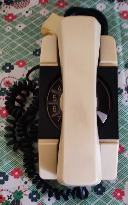 Телефон дисковый, стационарный. Польша