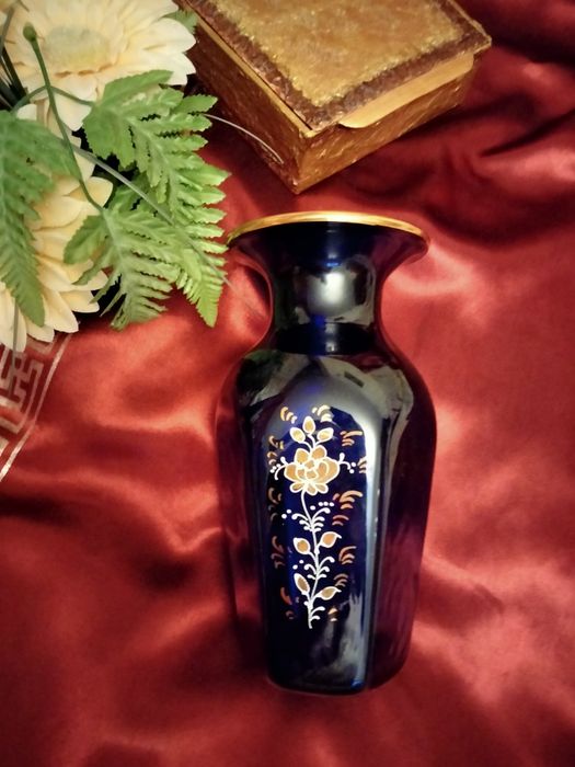 Ваза  синяя интерьерная