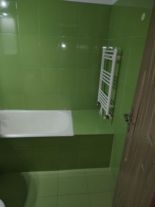 Închiriez garsoniera